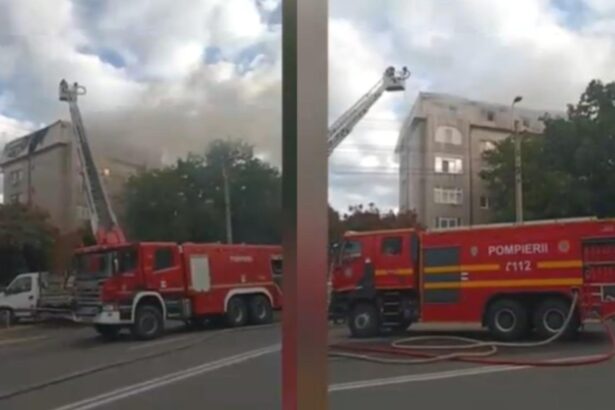 mansarda unui bloc din constanta a fost cuprinsa de flacari mobilizare impresionanta de forte la fata locului 68c6df194b2b6