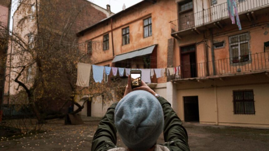 „Micul București” care șochează Germania: escrocherii sociale, grupuri criminale și ascensiunea extremei drepte 1 micul bucuresti care scandalizeaza germania fraude sociale clanuri si ascensiunea extremei drepte 68d1a70a4fb3d