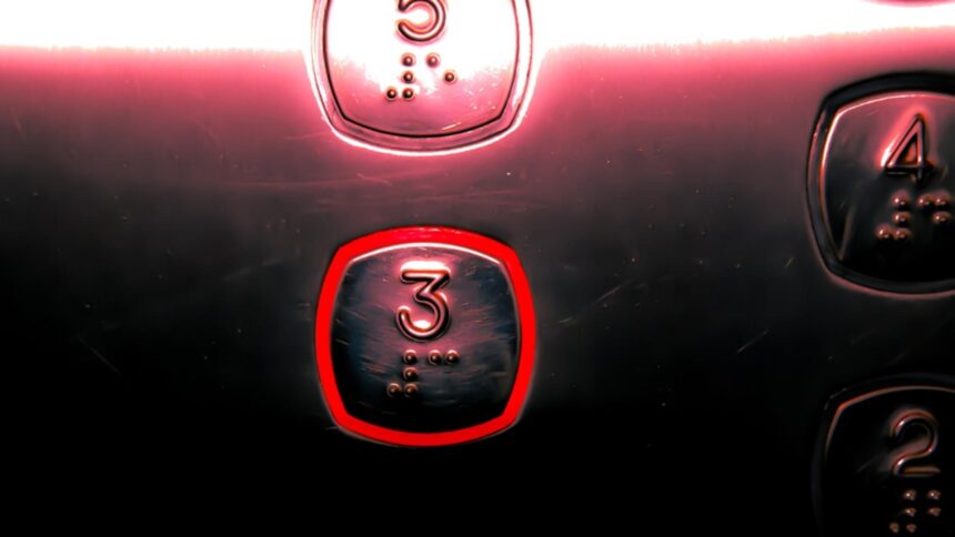 O poveste miraculoasă: Un bărbat de 75 de ani a înfruntat 4 zile de izolare în lift 1 minune pentru un barbat de 75 de ani a supravietuit 4 zile blocat in lift 68c071e417f0b