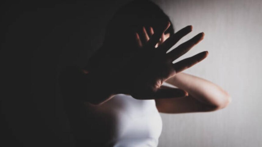 Experiențe de groază pentru o tânără hărțuită și atacată de iubitul ei într-un parc bucureștean 1 momente de cosmar pentru o tanara urmarita si agresata de partener intr un parc din bucuresti 68bd96cf21bfd