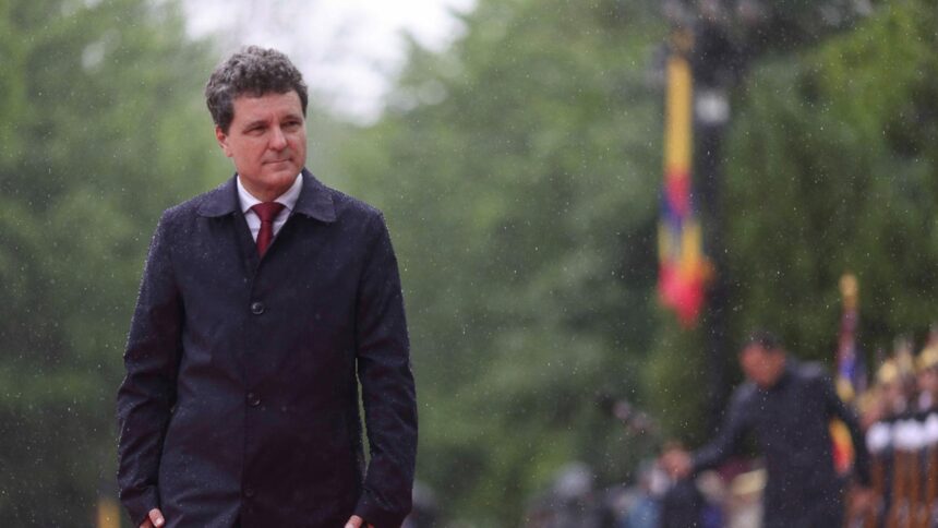 Nicușor Dan continuă să aducă în discuție interferențele electorale, deși lipsesc dovezile, și își prezintă cazul la întâlnirea de la Copenhaga 1 nicusor dan insista cu interferentele in alegeri dar fara dovezi mai mult se duce cu dosarul sa l prezinte si la reuniunea de la copenhaga 68dbf21a319d3