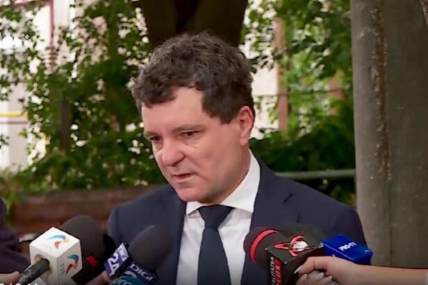 nicusor dan s a dat de gol cum muta banii la primarie artificiile pe banii romanilor 68d77a5a05d69