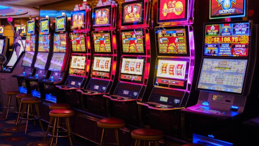 Senatul a aprobat în tăcere o nouă reformă pentru industria jocurilor de noroc. Ce obligații vor avea operatorii? 1 o noua modificare la regimul pacanelelor a trecut tacit de senat ce vor trebui sa faca operatorii 68bf0a60655ac