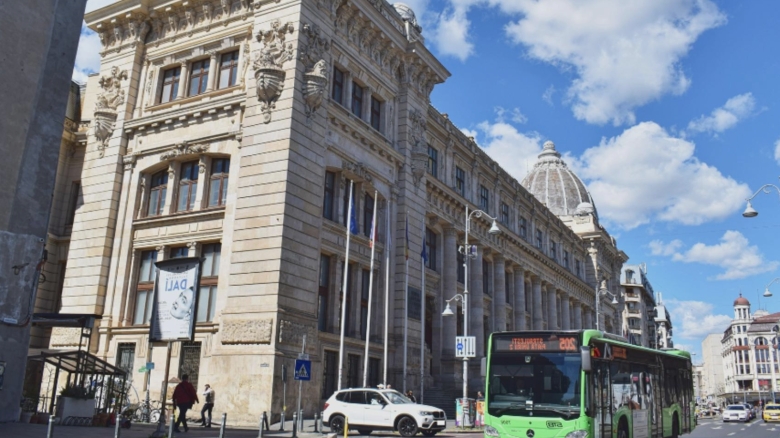 Patru trasee STB ar putea suferi modificări luni, în contextul protestelor din domeniul educației, afectând autobuzele care circulă prin Piața Victoriei 1 patru linii stb ar putea fi deviate luni in ziua protestelor din educatie este vorba despre autobuze care trec prin piata victoriei 68bacbe43bf4a