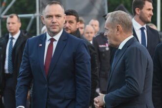 polish presidents meeting with trump prompts fresh tensions with tusk 68b8393d8edda