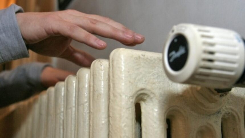 Toamna își face simțită prezența: românii se tem de frigul care îi obligă să pornească încălzirea prea devreme 1 prima zi de toamna cu temperaturi sub zero grade romanii sunt ingroziti la gandul ca trebuie sa porneasca inca de acum incalzirea 68cd1fe2248b0