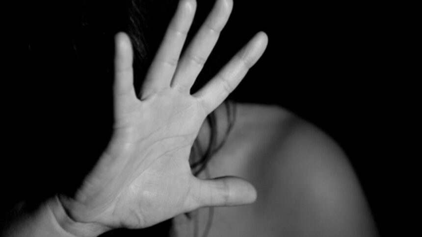 Cadru didactic din Craiova, reținut pentru abuz. Victima este o tânără minoră 1 profesor din craiova retinut pentru viol victima este minora 68c5323a99474