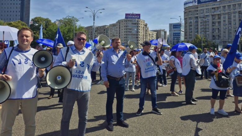 Cadrele didactice rămân ferme: o lună de protest în fața Guvernului și a ministrului Educației, care le întoarce spatele 1 profesorii nu cedeaza o luna de greva la usa guvernului si a ministrului educatiei executivul bolojan ii ignora pe dascali 68ba63ebbf6c8