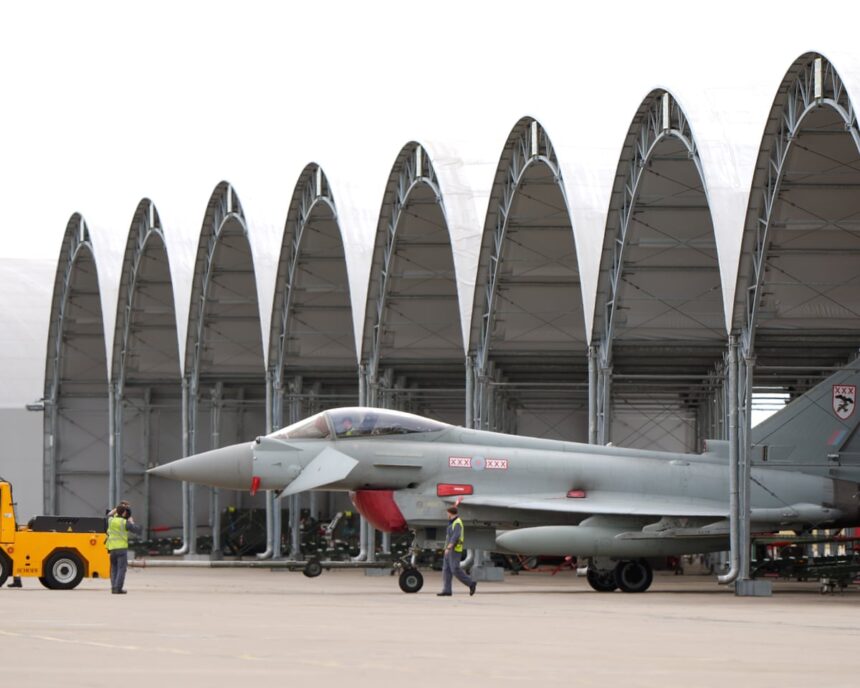 Avioanele de vânătoare Typhoon sunt pregătite să doboare drone în Polonia, anunță Marea Britanie 1 raf typhoon jets ready to shoot down drones over poland uk says 68c88636dffc8