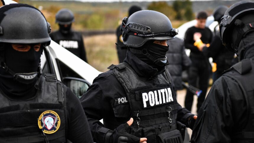 Operațiune de amploare în Ţăndărei, în urma tragediei de săptămâna trecută, cu 120 de polițiști și jandarmi mobilizați în orașul ialomițean 1 razie de amploare la tandarei dupa crima de saptamana trecuta 120 de politisti si jandarmi au ajuns in orasul ialomitean video 68cfddb3c4be4