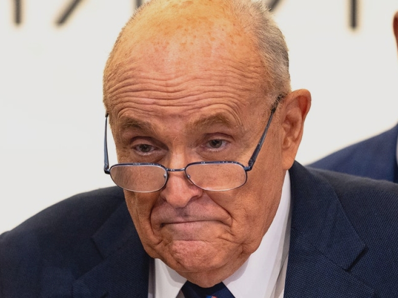Rudy Giuliani a fost externat din spital după un accident terifiant în New Hampshire 1 rudy giuliani released from hospital after horrific crash in new hampshire 68b6e4a027565