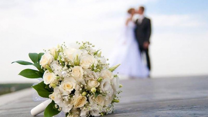 Directorul ANAF: „Nu intenționăm să investigăm mirii sau cadourile de nuntă, iar agenții noștri nu vor interveni în nunți și petreceri.” 1 seful anaf nu ne propunem sa verificam mirii sau darul de nunta iar agentii nostri sa strice nunti si petreceri 68c961b5616ca