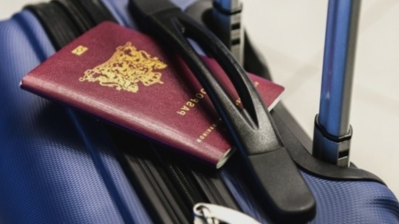 SONDAJ: Mai mult de 500.000 de români visează la o viață peste hotare în următoarele 12 luni 1 sondaj peste jumatate de milion de romani vor sa emigreze in urmatoarele 12 luni 68b6900646139