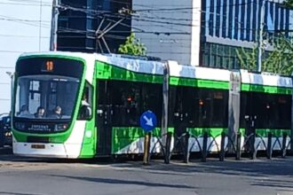 stb nu mai cumpara tramvaiele de 18 metri cu podea joasa procedura a fost anulata 68d4ec6d96118