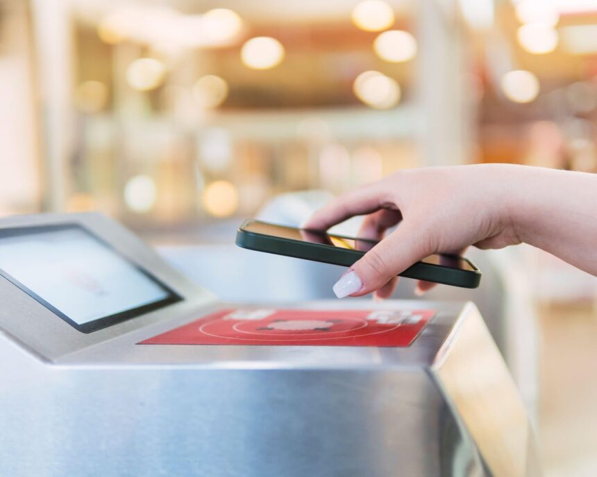 Cetățenii elvețieni susțin cardurile de identitate electronice într-o alegere strânsă 1 swiss voters back electronic identity cards in close vote 68d9868142ac5