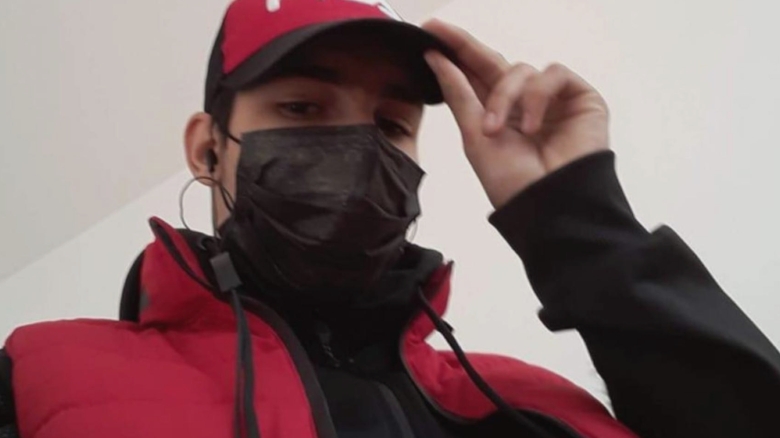 Tânărul implicat în atacul asupra unui livrator din București a fost chemat la audieri în fața procurorilor 1 tanarul care a agresat un livrator in bucuresti dus la audieri la parchet 68b6820481b15