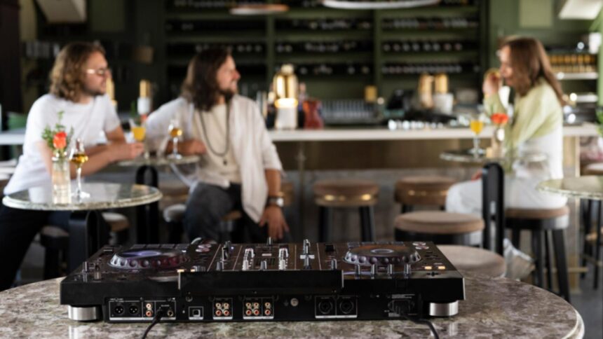 Națiunea care interzice cluburile de muzică în urma unor reclamații adresate autorităților 1 tara care inchide localurile muzicale dupa o serie de plangeri catre politie 68ca5fb2d1575