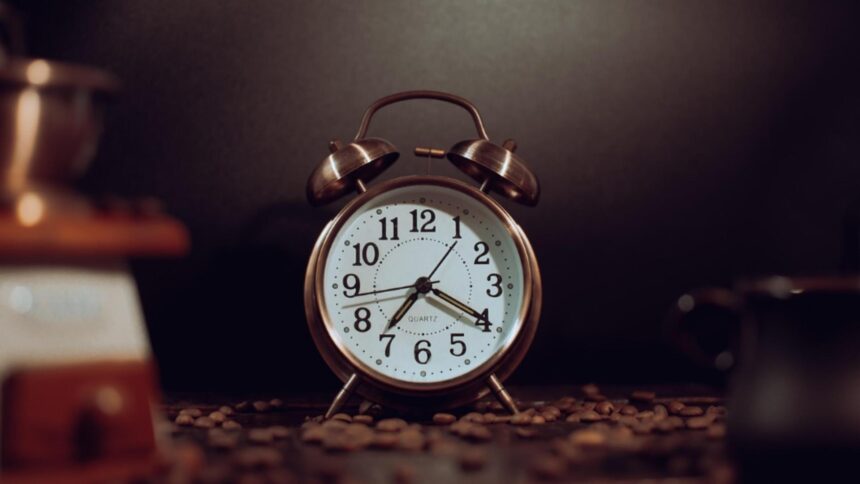 Națiunile care au abandonat ajustarea orarului. Impactul asupra vieții cotidiene a cetățenilor 1 tarile care au renuntat la schimbarea orei ce efecte au resimtit oamenii 68cd63d405a38