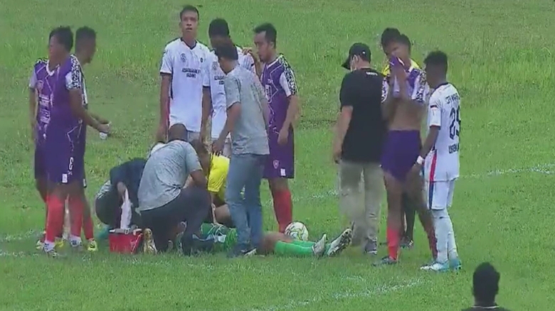 Dramă pe terenul de fotbal: Un tânăr portar de 33 de ani și-a pierdut viața în timpul jocului 1 tragedie in fotbal un portar de numai 33 de ani a murit pe teren in timpul meciului 68b5eab2a4221