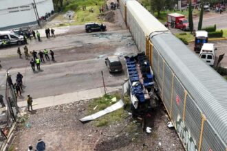 tragedie in mexic 10 morti si peste 40 de raniti dupa impactul dintre un tren si un autobuz 68c0fe6a251b5