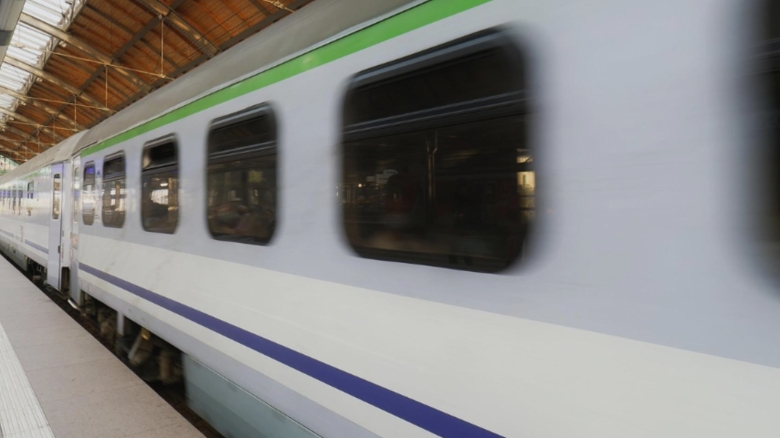 Trenul metropolitan din București, inițiativa promovată cu mândrie de Nicușor Dan, revine în atenție 1 trenul metropolitan bucuresti proiectul cu care s a laudat nicusor dan adus din nou la viata 68b850f36437b