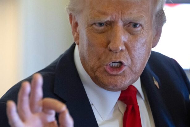 trump porneste razboiul cu presa televiziunile care il critica ar trebui sa ramana fara licenta imi fac doar publicitate proasta 68ccfdd5ef79b