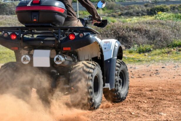 un tanar de 18 ani din mures a intrat cu atv ul in masina de politie care il urmarea 68bc85e18f213