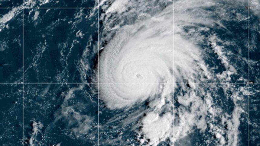 Uraganul Gabrielle se îndreaptă spre Europa: rafale de peste 200 km/h și valuri colosale. Care va fi prima sa destinație? 1 uraganul gabrielle ameninta europa vanturi de peste 200 km h si valuri uriase unde va lovi prima data 68d40e2ccfce9