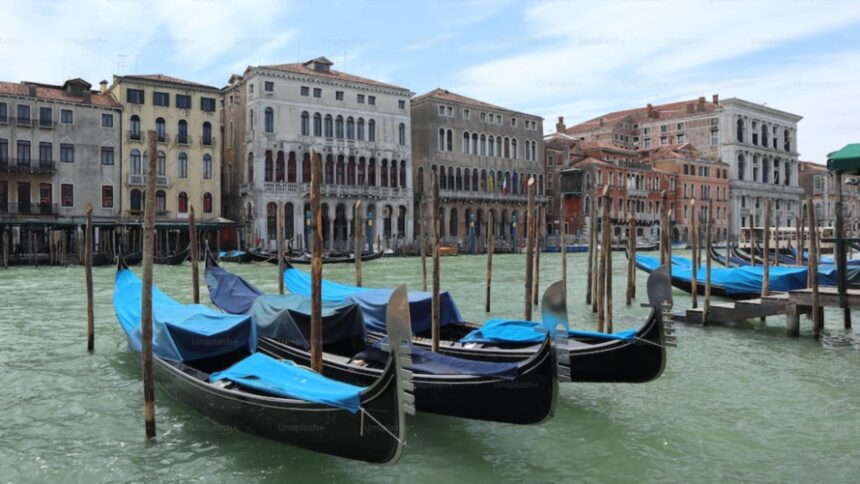 Veneția revine la taxa de vizitare în 2026. Ce sumă trebuie să plătești dacă nu îți faci rezervare prealabilă? 1 venetia va reintroduce taxa turistica din 2026 cat te costa daca nu faci rezervare in avans 68cee9fd02c8d