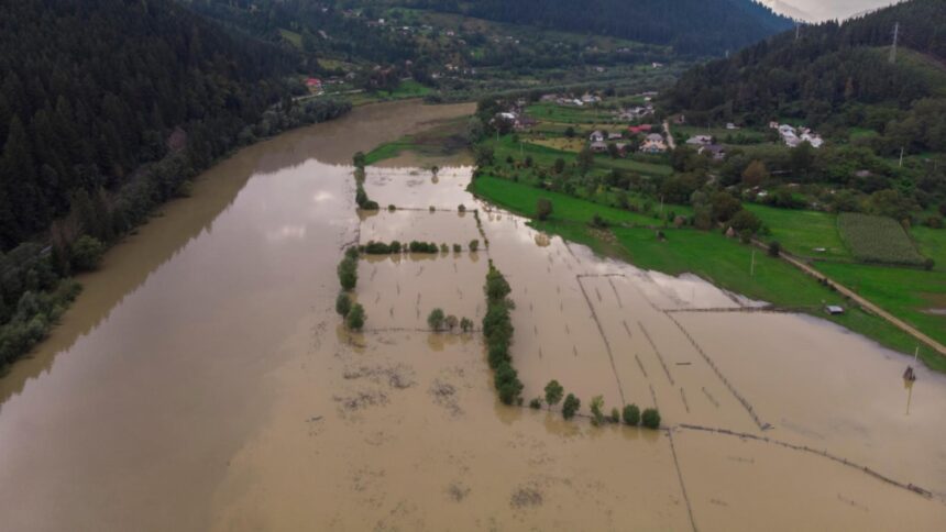 Inundații prognozate în cinci județe până luni la prânz: HARTA regiunilor afectate 1 viituri in cinci judete pana luni la pranz harta zonelor afectate 68c6a5a31d940