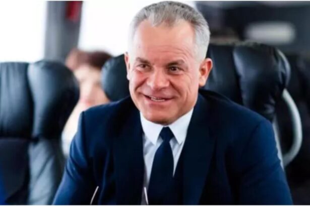 vladimir plahotniuc a ajuns la chisinau oligarhul inconjurat de mascati a fost extradat joi dimineata din grecia primele imagini foto video 68d4e946eba5d