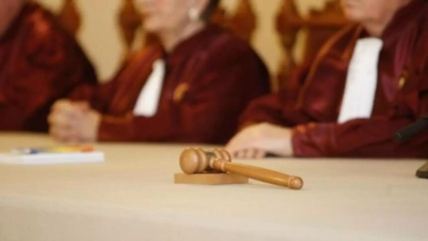 Zi crucială la Înalta Curte. Judecătorii vor hotărî astăzi dacă vor contesta la CCR cele patru inițiative asumate de Bolojan în Parlament - SURSE 1 zi decisiva la curtea suprema magistratii iccj decid astazi daca contesta la ccr cele patru proiecte asumate de bolojan in parlament surse 68be903aed892
