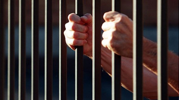 Un tânăr de 14 ani, reținut pentru agresiune sexuală asupra unei fetițe de doar patru ani! Incident șocant în județul Alba 1 adolescent de 14 ani arestat pentru violarea unei fetite de patru ani incident halucinant in judetul alba 68de3e3c6f72c