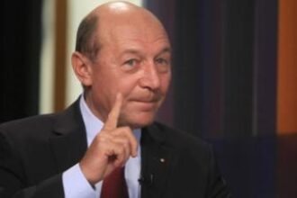 basescu pnl si usr interes pentru alegeri rapide la capitala categoric se tem de ascensiunea aur 68e15fb68692f