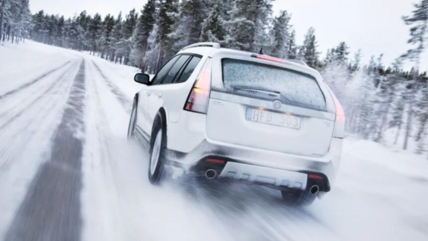 Codul Rutier 2025: Echipamente esențiale pentru mașină în sezonul rece, pentru a evita neplăcerile cu poliția 1 cod rutier 2025 ce dotari trebuie sa ai in masina in sezonul rece ca sa nu ai probleme cu politia 68e21468ed37b