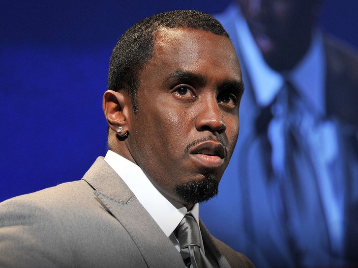 Diddy, amenințat cu cuțitul în închisoare 1 diddy reportedly had knife put to neck while in prison 68f954a8a2134