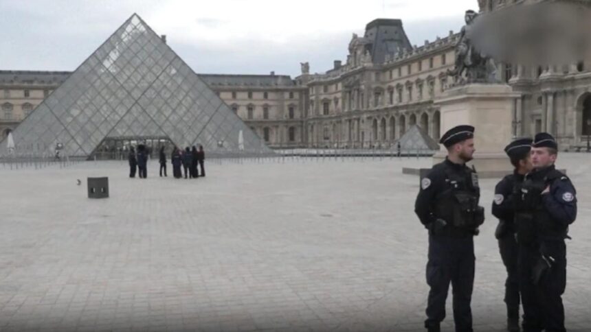 doi suspecti arestati in ancheta privind furtul de la luvru 68fe28b4ac0ff
