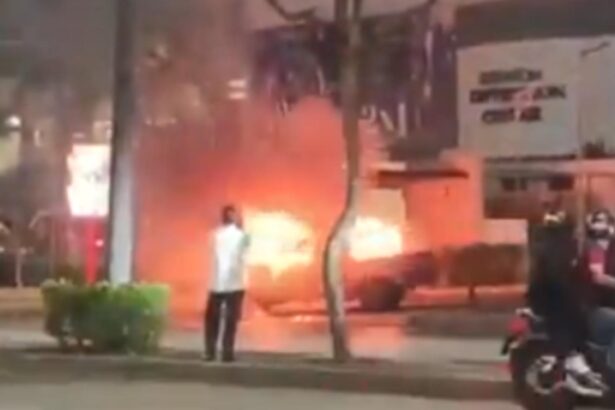 explozie puternica in fata unui mall din ecuador un mort si mai multi raniti 68ef4e1ad1d1d