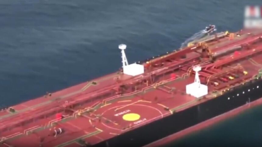 Forțele franceze au efectuat o intervenție asupra unei nave rusești 1 fortele franceze au descins la bordul unei nave rusesti 68de362dcd994