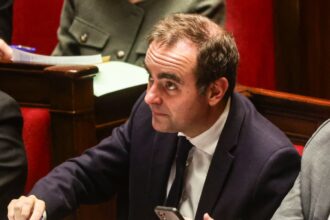 french pm suspends macrons pension plan before no confidence vote 68ee688f33d29