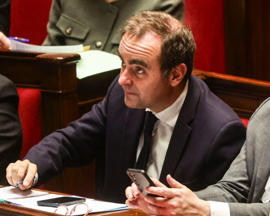 Prim-ministrul Franței îngheață reforma pensiilor lui Macron înainte de votul de neîncredere 1 french pm suspends macrons pension plan before no confidence vote 68ee688f33d29