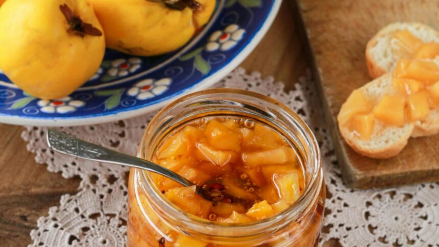 Răsfăț dulce de gutui: deliciu ideal pentru clătite și un început de zi savuros, rapid de realizat 1 gem de gutui un desert perfect pentru clatite dar si pentru micul dejun aromat si parfumat se prepara repede 68e64a8ab7364