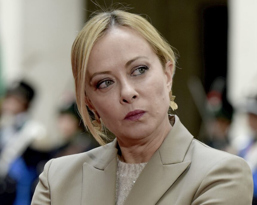 Giorgia Meloni critică dur un lider sindical italian pentru comentariul său despre „curtezana lui Trump” 1 giorgia meloni condemns italian union leader for trump courtesan remark 68f23d70e2df0