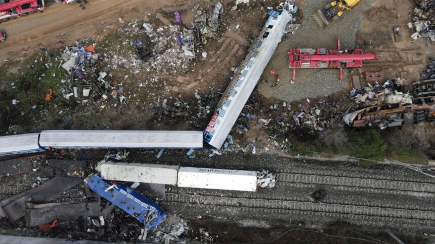 Grecia se aliniază pentru judecata tragediei feroviare din Larissa, care a dus la 57 de pierderi de vieți: zeci de acuzați și 250 de avocați implicați 1 grecia se pregateste de procesul tragediei feroviare din larissa soldat cu 57 de morti zeci de inculpati 250 de avocati 68ef5e78a5162