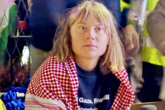 greta thunberg in centrul unui nou scandal foloseste imaginea unui ostatic israelian in sprijinul cauzei palestiniene 68e6b9ee68d06