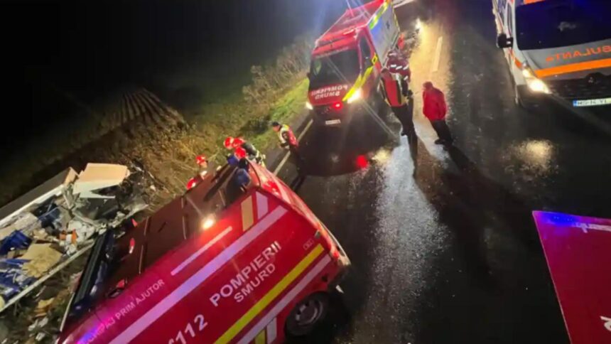 Coliziune devastatoare între o autobasculantă și un autocamion pe DN13, în județul Mureș: o viață pierdută 1 impact violent intre o autobasculanta si un autocamion pe dn13 in judetul mures o persoana a murit 68e8a4d39b02b