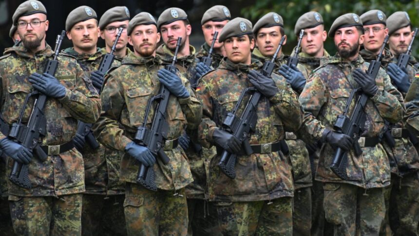 O nouă națiune europeană implementează serviciul militar obligatoriu pentru aproape 350.000 de cetățeni 1 inca o tara europeana introduce stagiul militar obligatoriu aproape 350 000 de persoane sunt eligibile 68e3d41315b36