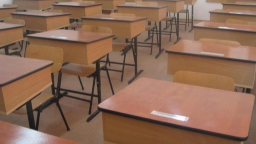 Posibilitatea închiderii școlilor în Ialomița, în contextul avertizării de Cod roșu pentru ploi torențiale. Reuniune esențială marți dimineață 1 inchiderea scolilor luata in calcul si in judetul ialomita din cauza codului rosu de ploi abundente sedinta cruciala marti dimineata 68e4a1388237c