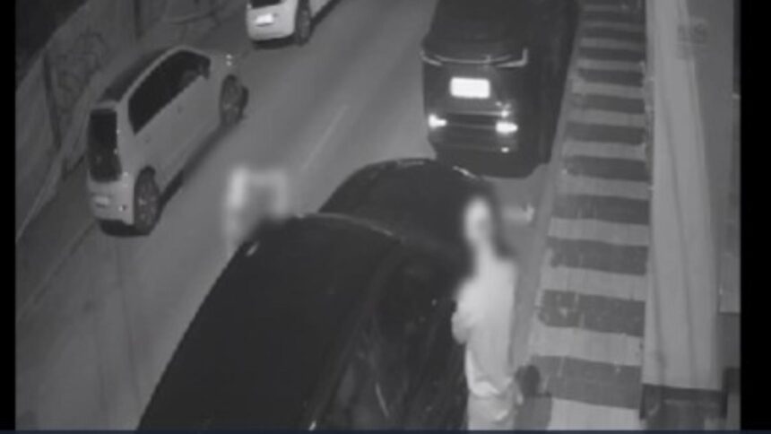 Patru tineri sunt sub observație după ce au jefuit oglinzile retrovizoare de la 28 de mașini în doar câteva ore, în Sectorul 5 1 incident in sectorul 5 patru tineri cercetati dupa ce au furat oglinzile retrovizoare de la 28 de masini intr o singura noapte 68e7cc2306326