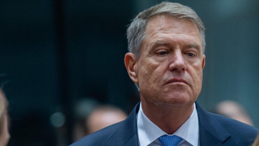 Iohannis, supus unei executări silite de ANAF. Inspectori au confiscat cheile locuinței sale din inima Sibiului 1 iohannis executat silit de anaf inspectorii i au luat cheile casei din centrul sibiului 68decd29b980d